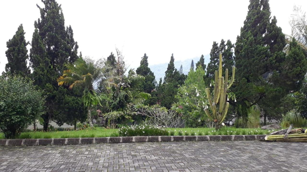 Grha Kasih Hotel Bogor Exterior photo