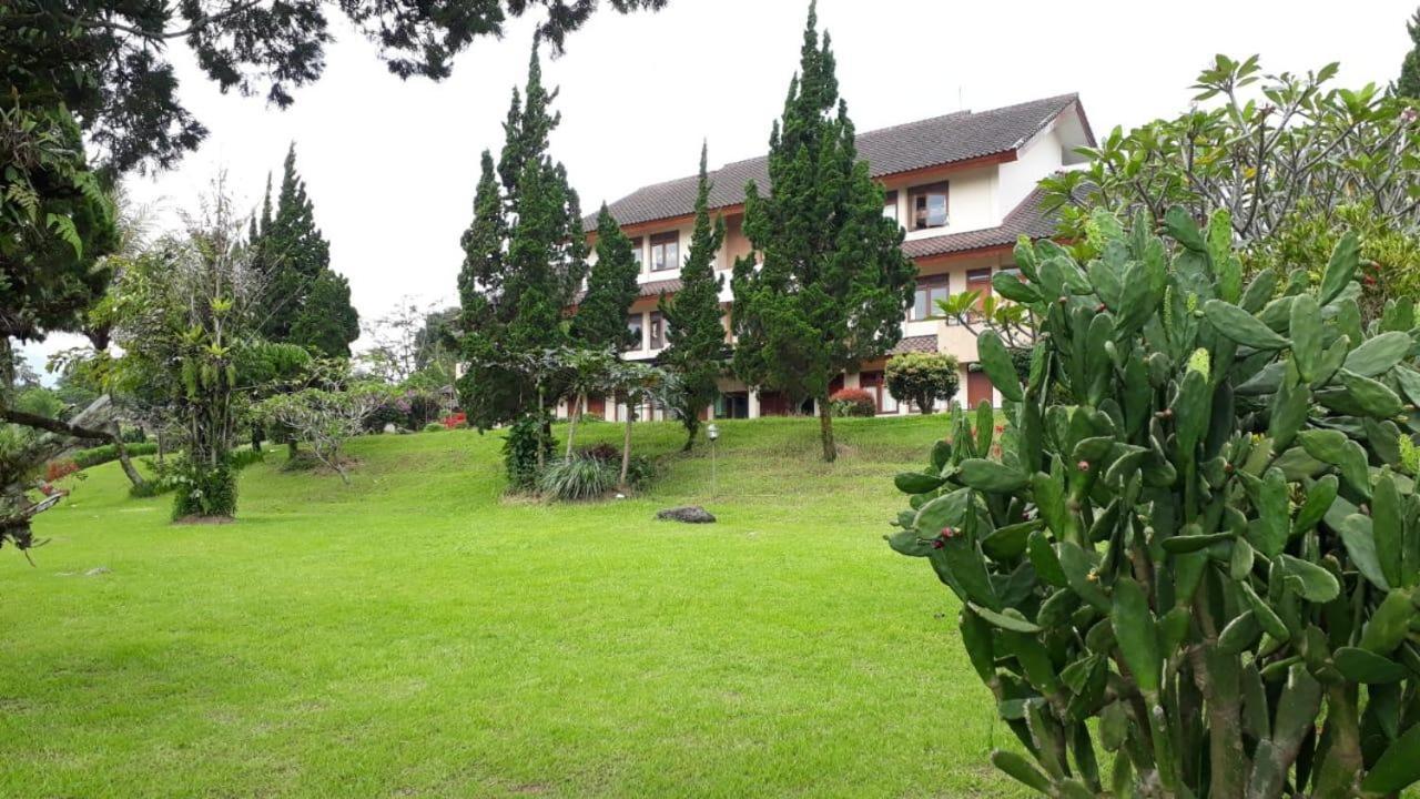 Grha Kasih Hotel Bogor Exterior photo